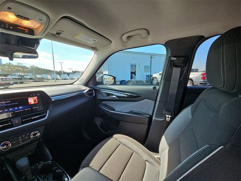 Used 2026 Chevrolet TrailBlazer LS w/ LS Convenience Package image 11