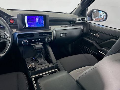 Used 2025 Toyota Tacoma TRD Off-Road image 23