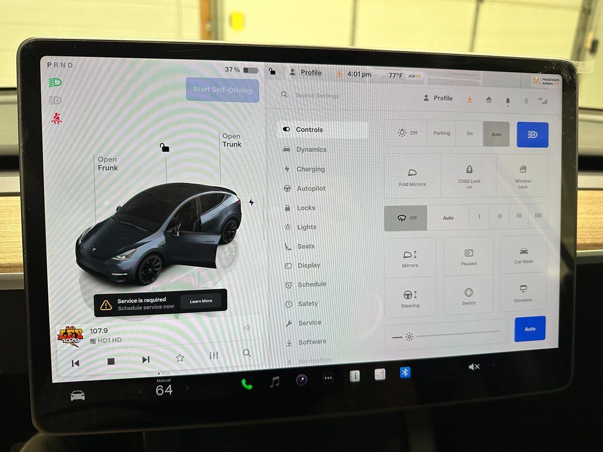 Used 2024 Tesla Model Y Long Range AWD/4WD image 30