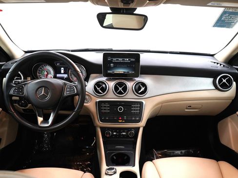 Used 2017 Mercedes-Benz GLA 250 4MATIC image 13