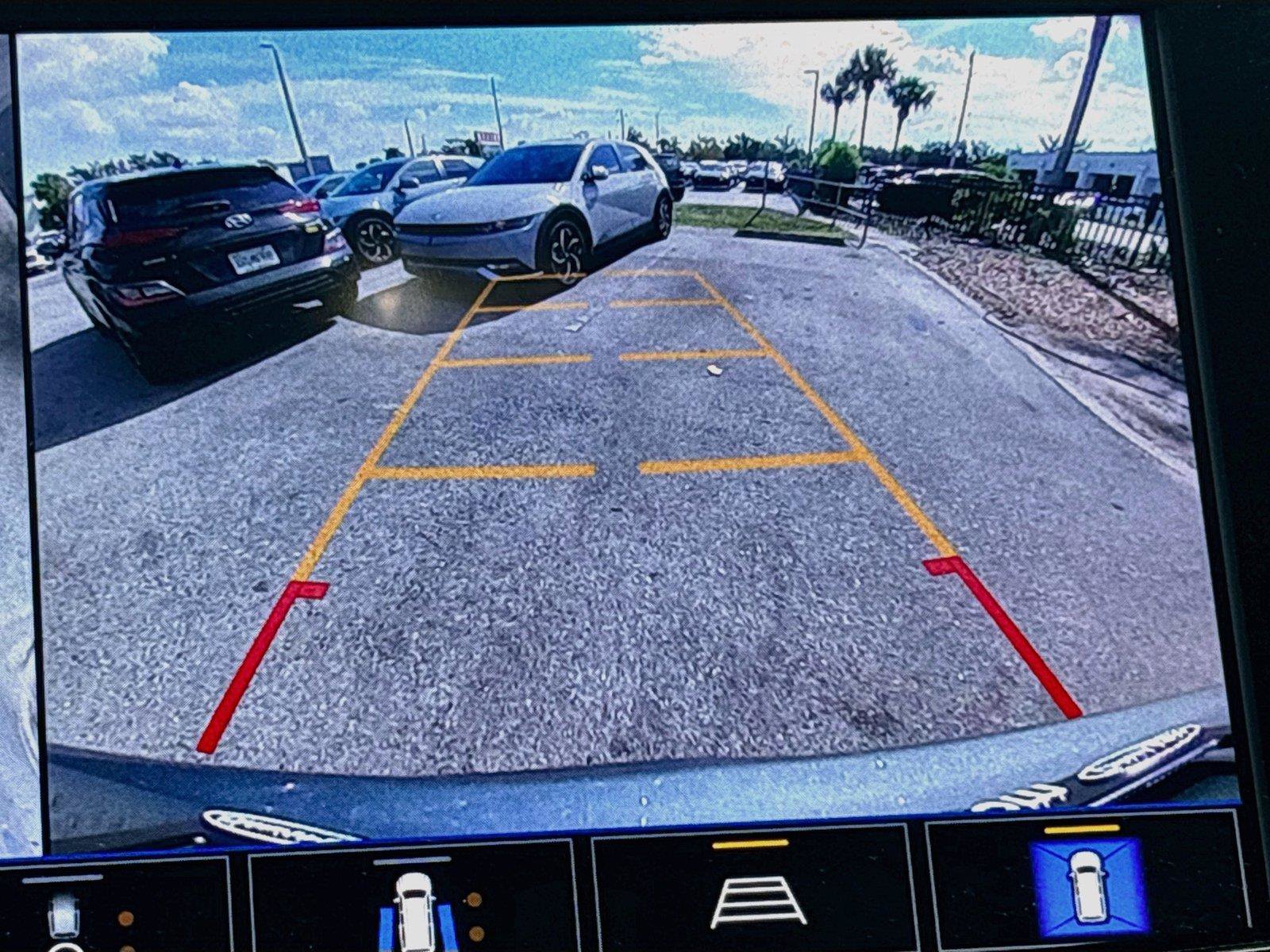 Used 2023 Buick Enclave Avenir w/ Avenir Technology Package FWD image 13