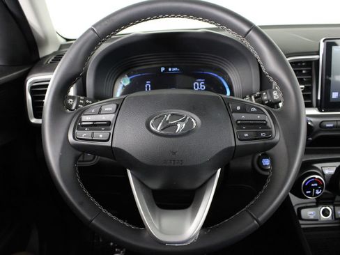 Used 2026 Hyundai Venue SEL FWD image 27