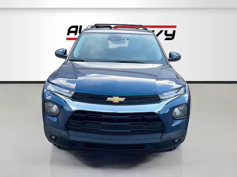 Used 2021 Chevrolet TrailBlazer LT w/ Convenience Package AWD/4WD image 2