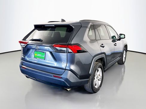 Used 2021 Toyota RAV4 XLE image 10