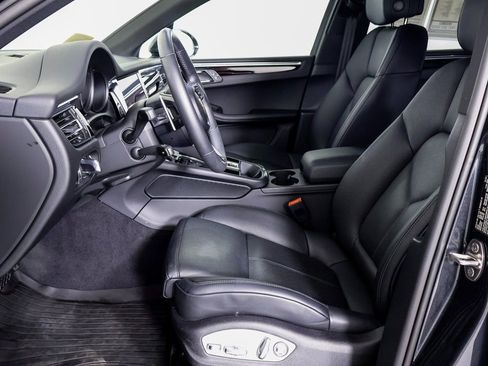 New 2025 Porsche Macan S image 5