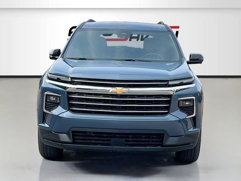 Used 2026 Chevrolet Traverse LT w/ Driver Confidence Package AWD/4WD image 2
