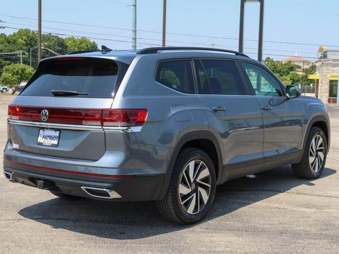Used 2025 Volkswagen Atlas SE FWD image 31