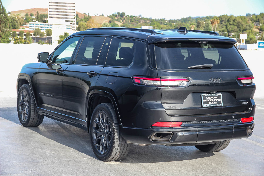 Used 2025 Jeep Grand Cherokee L Summit AWD/4WD image 6