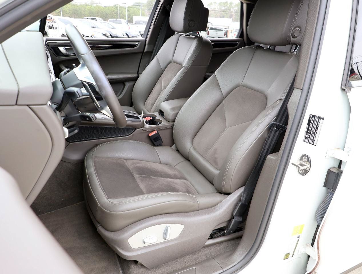 Used 2021 Porsche Macan AWD/4WD image 14
