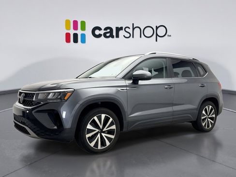 Used 2022 Volkswagen Taos SE image 1