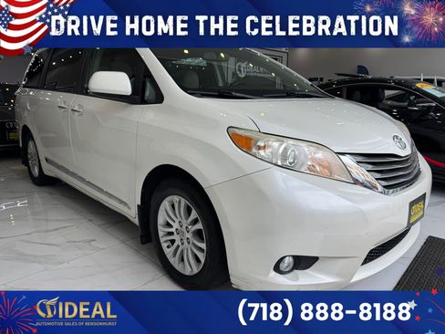 Used 2016 Toyota Sienna XLE w/ XLE Navigation Package FWD image 1
