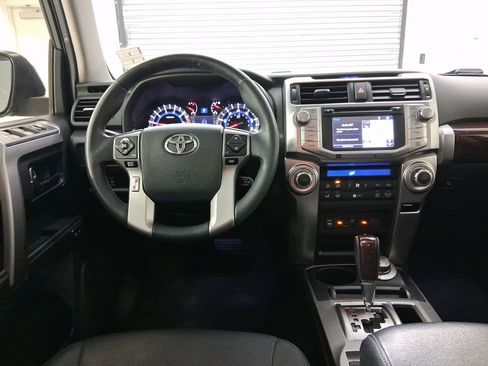 Used 2015 Toyota 4Runner Limited image 4