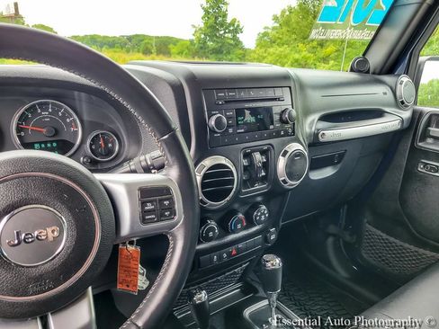 Used 2012 Jeep Wrangler Unlimited Sport AWD/4WD image 18