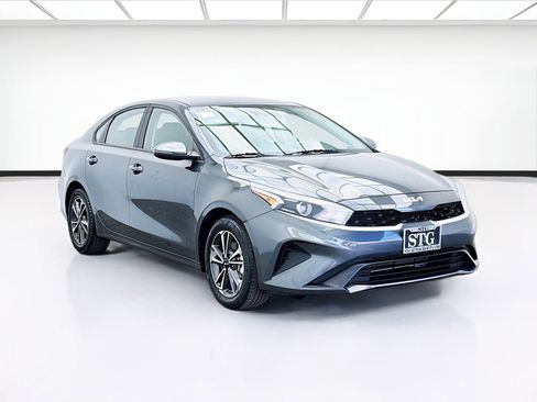 Used 2024 Kia Forte LXS w/ LXS Technology Package image 3