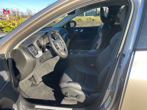 Certified 2025 Volvo XC60 B5 Plus image 7