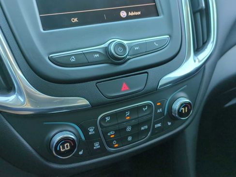 Used 2020 Chevrolet Equinox LT image 18