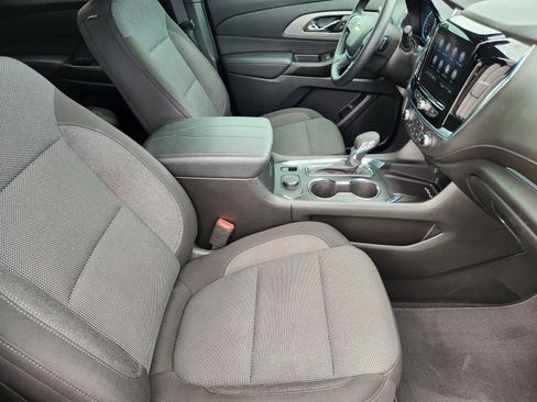 Used 2023 Chevrolet Traverse LT FWD image 11