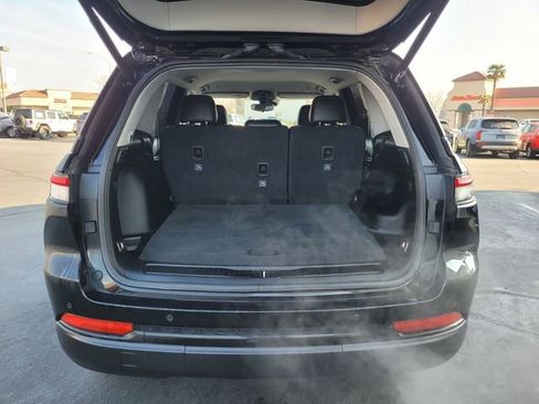 Used 2023 Jeep Grand Cherokee Limited w/ Black Appearance Package image 27