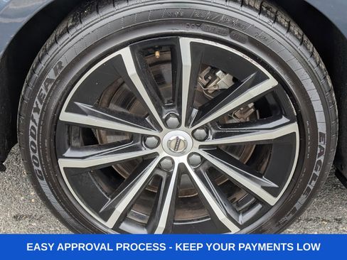 Used 2023 Volvo S60 T8 Plus image 12