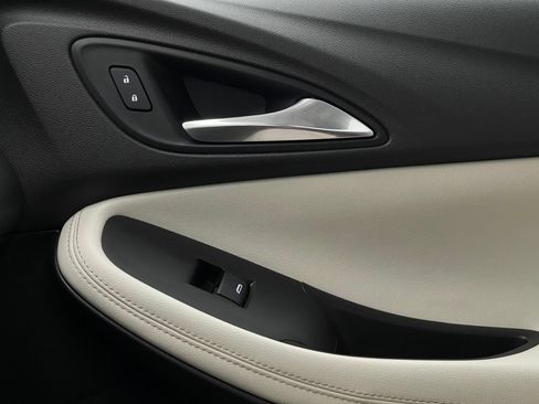 Used 2020 Buick Encore GX Essence w/ Advanced Technology Package FWD image 42