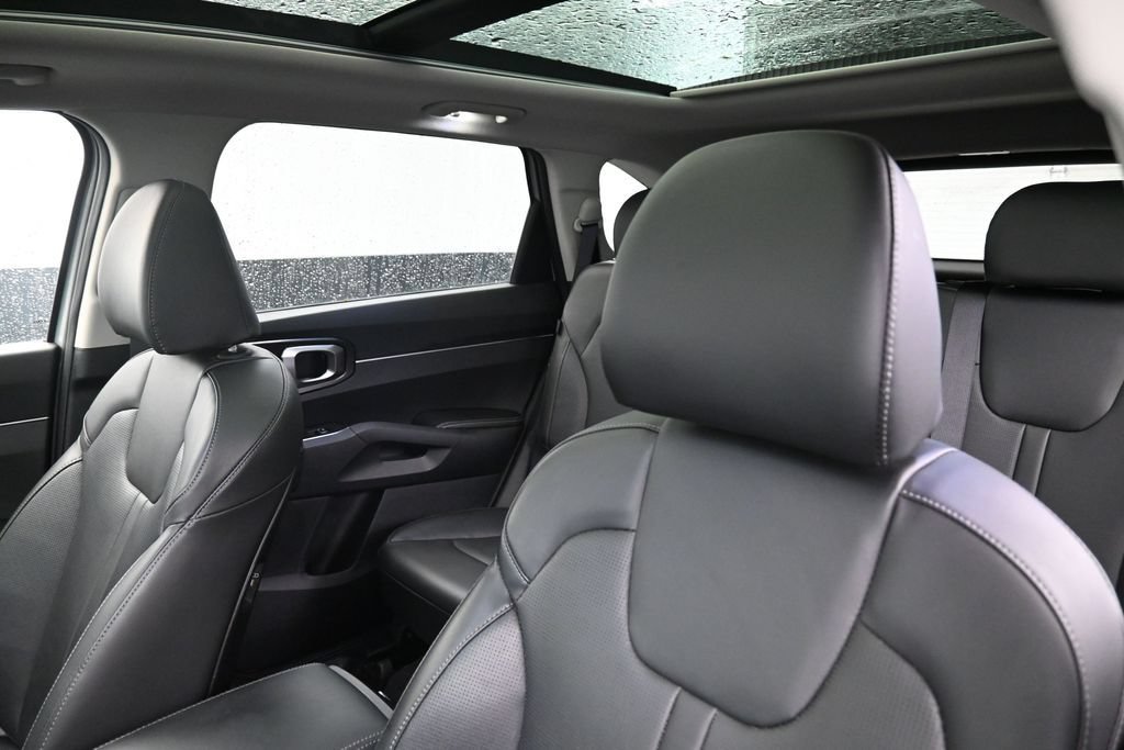 Certified 2024 Kia Sorento S w/ Panoramic Sunroof Package AWD/4WD image 14