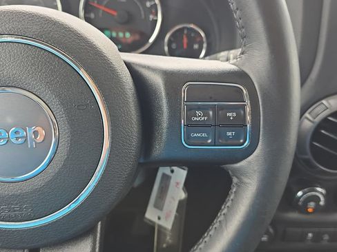 Used 2018 Jeep Wrangler Sport AWD/4WD image 18