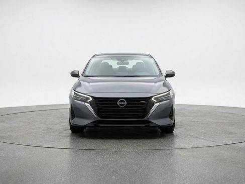 Used 2025 Nissan Sentra SV image 2