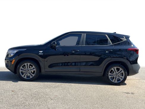 Used 2023 Kia Seltos LX image 21