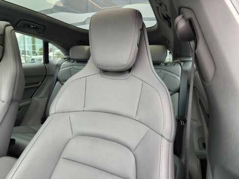 Used 2023 Porsche Taycan 4S image 11