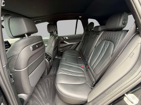 Used 2025 BMW X5 xDrive50e AWD/4WD image 18