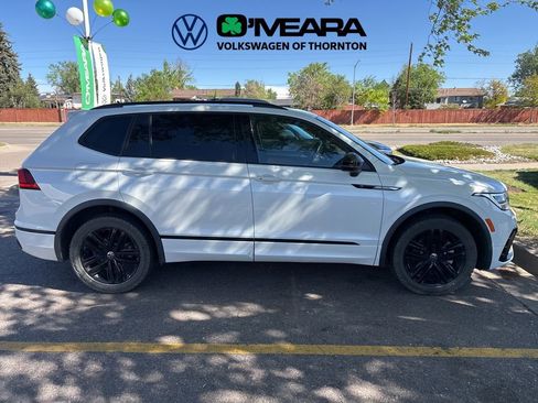 Used 2022 Volkswagen Tiguan SE R-Line AWD/4WD image 2