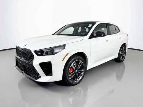 New 2026 BMW X2 xDrive28i w/ M Sport Package AWD/4WD image 2