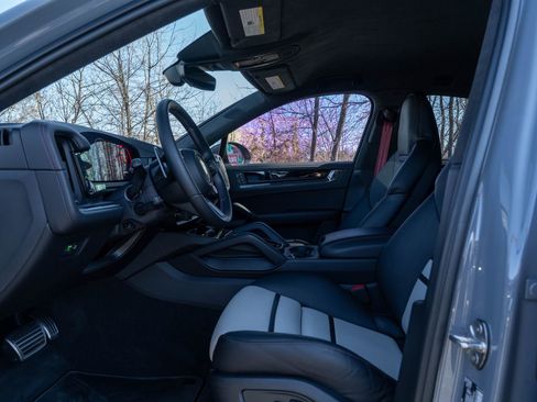 Certified 2024 Porsche Cayenne Turbo GT image 24