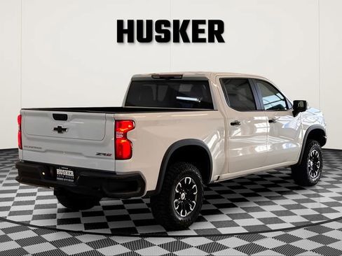 Used 2024 Chevrolet Silverado 1500 ZR2 w/ Technology Package image 9