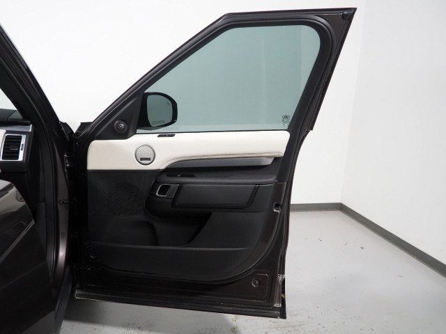 Used 2024 Land Rover Discovery Dynamic SE AWD/4WD image 72