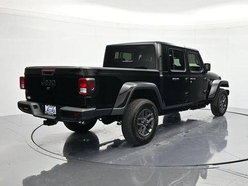 New 2026 Jeep Gladiator Sport AWD/4WD image 5
