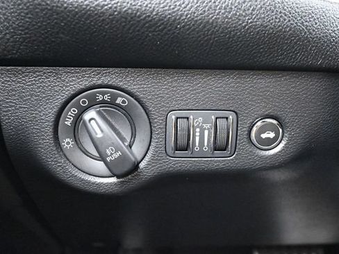 Used 2022 Dodge Challenger R/T Scat Pack RWD image 10