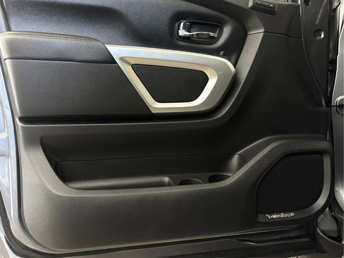 Used 2017 Nissan Titan SL AWD/4WD image 26