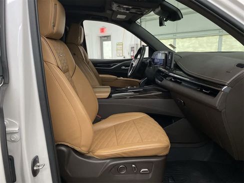 Used 2021 Cadillac Escalade Premium Luxury w/ Driver Assist Tech Package image 19