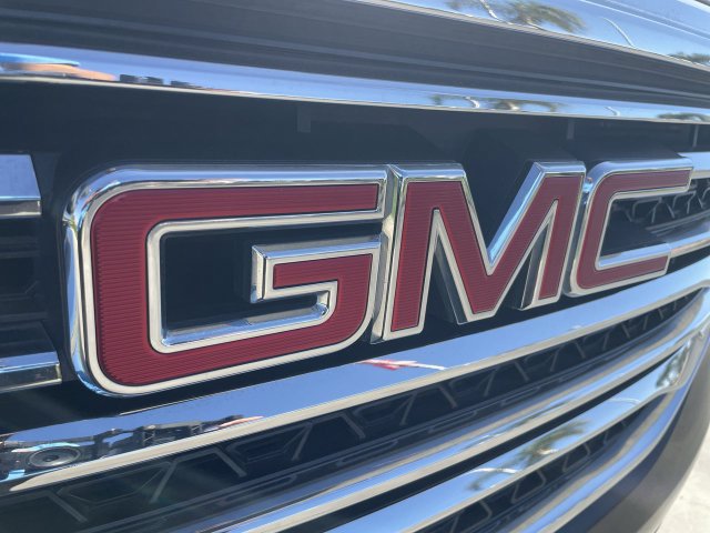 Used 2017 GMC Acadia SLE FWD image 30