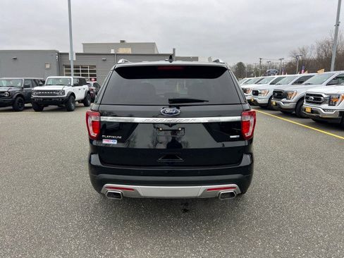 Used 2017 Ford Explorer Platinum image 4