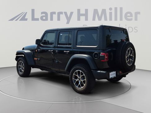 Used 2024 Jeep Wrangler Unlimited Sport AWD/4WD image 3