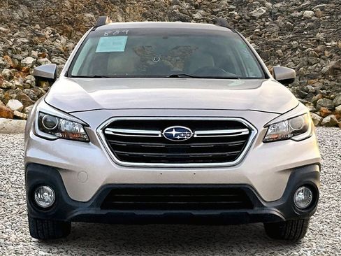 Used 2018 Subaru Outback 2.5i Premium image 3