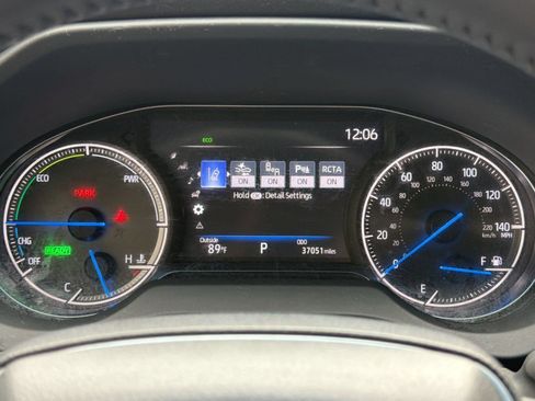 Used 2022 Toyota Venza XLE AWD/4WD image 23
