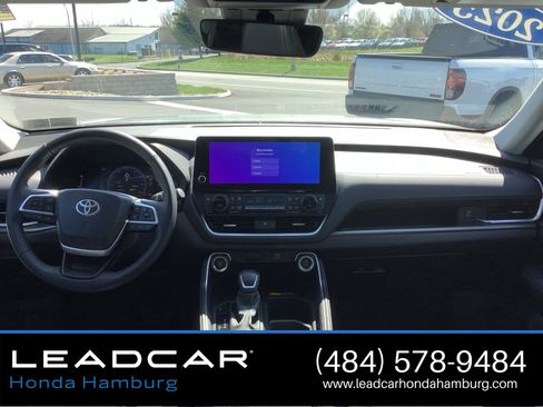 Used 2025 Toyota Grand Highlander AWD image 14