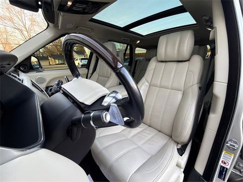 Used 2015 Land Rover Range Rover Autobiography image 23