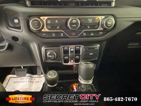 New 2026 Jeep Wrangler Unlimited Sahara AWD/4WD image 24