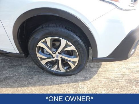 Used 2022 Subaru Outback Touring AWD/4WD image 5