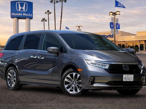 Used 2024 Honda Odyssey EX-L image 2