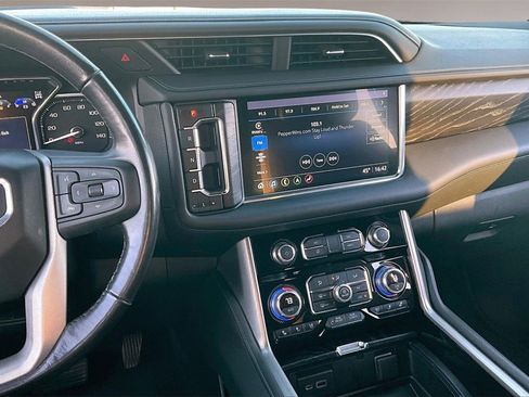 Used 2021 GMC Yukon Denali w/ Denali Premium Package image 6